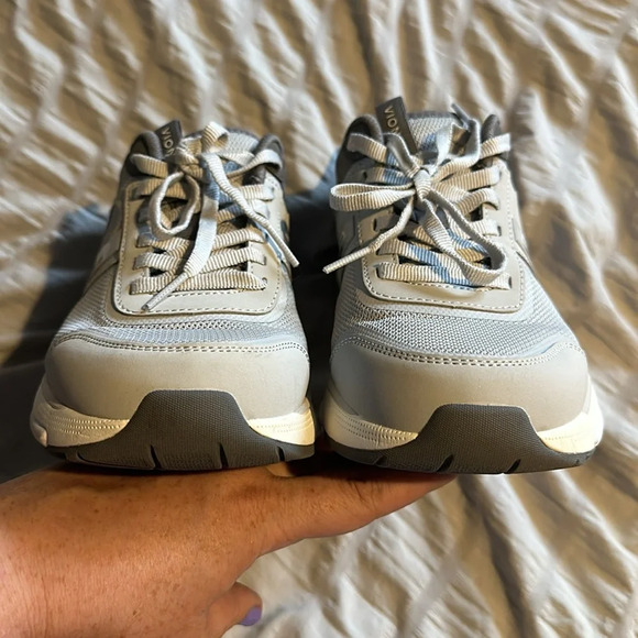 Vionic Mesh Walking Sneakers with Vio Beam - Walk Strider Size 7 Gray/ white - Picture 10 of 10